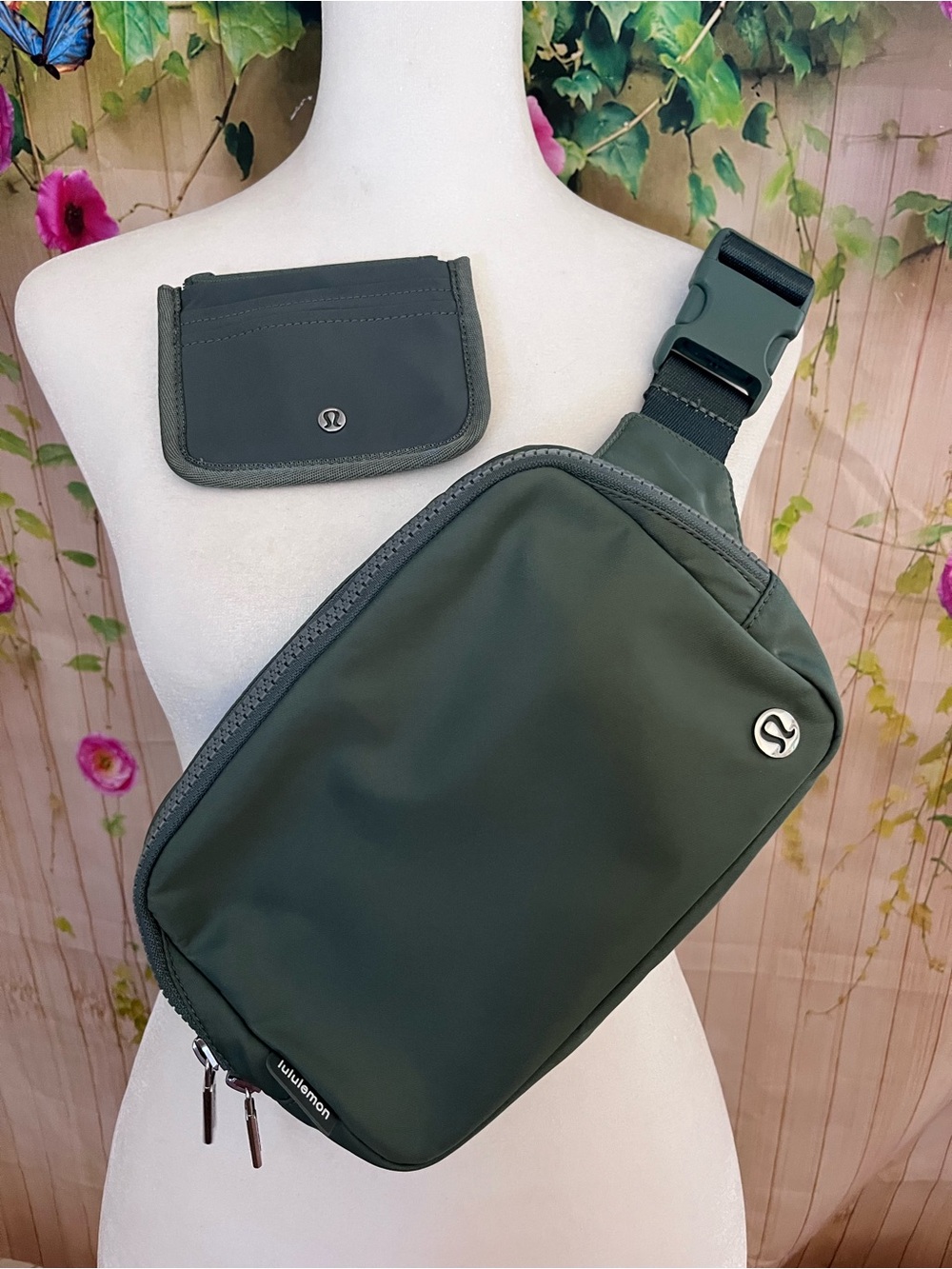 Lululemon Everywhere Belt Bag 2L & True Identity Card Case Bundle - Picture 15 of 15